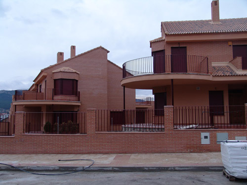 18 Viviendas unifamiliares adosadas y pareadas en Las Camachas. Moralzarzal.