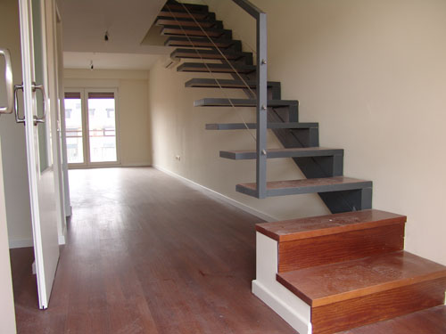 Edificio entre medianerÃ­as de 34 viviendas en Calle Barcelona y Calle CoruÃ±a. Vereda de los Estudiantes. LeganÃ©s.