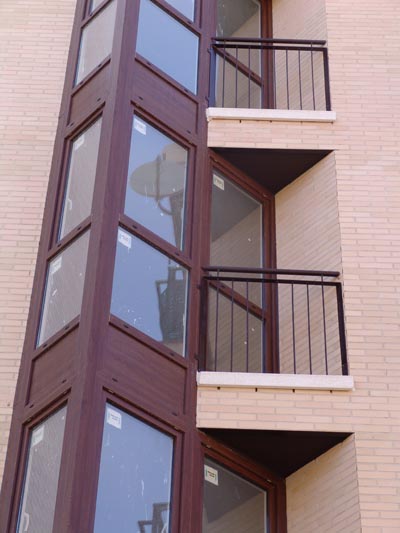 Edificio entre medianerÃ­as de 7 viviendas en Calle Palomares. Villaverde Alto. 